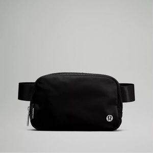 NWT Lululemon Everywhere Belt Bag Black